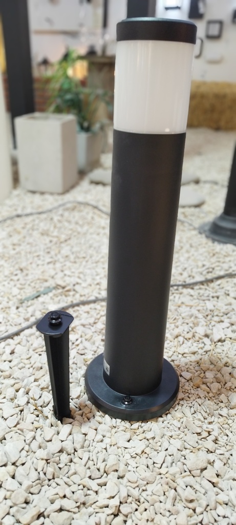 Farola Cilindro de aluminio y Policarbonato con jabalina San Justo